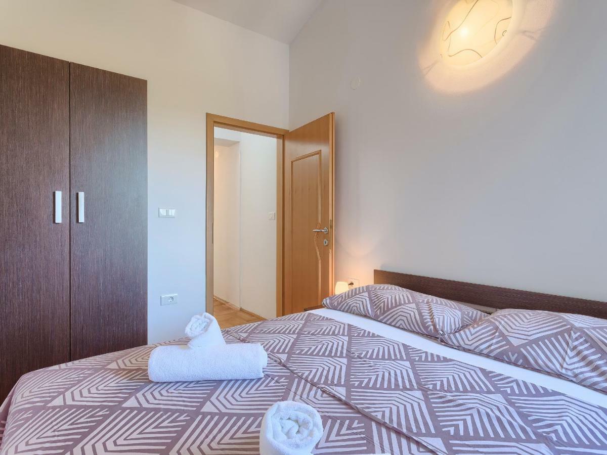 Apartament Garden Pjescana Uvala Zewnętrze zdjęcie